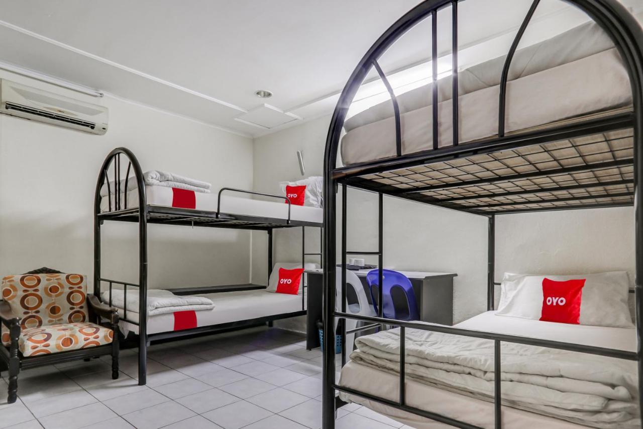 Oyo 90376 Centre Point Hotel Лімбанг Екстер'єр фото
